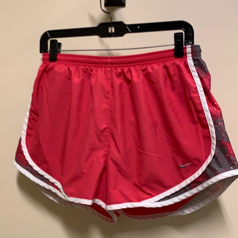 Nike women’s tempo running shorts